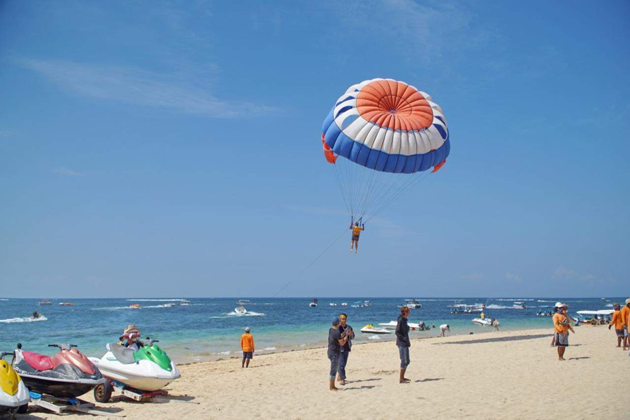 Pantai Tanjung Benoa, 1. Pantai Nusa Dua, 2. Pantai Segara Samuh, 3. Pantai Sawangan, 4. Pantai Geger, 5. Pantai Gunung Payung, 6. Pantai Mengiat, 7. Pantai Tanjung Benoa, 8. Water Blow, 9. Pulau Peninsula, 10. Museum Pasifika Bali