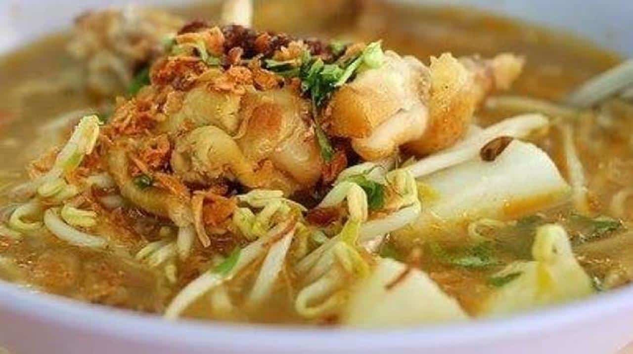 Rujak Soto, 1. Soto Lamongan, 2. Rujak Cingur, 3. Rawon, 4. Tahu Campur, 5. Bakso Malang, 6. Rujak Soto, 7. Nasi Krawu, 8. Lontong Balap, 9. Sate Kerang, 10. Pecel Lele