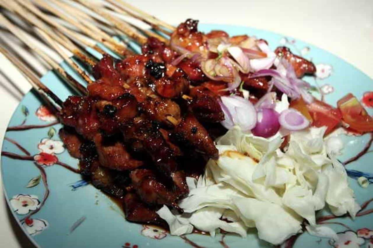 Sate winong, 1. Cenil, 2. Geblek, 3. Kue Lompong, 4. Kue Clorot, 5. Lanthing, 6. Sego Penek Ngandul, 7. Sate Winong, 8. Kupat Tahu Purworejo, 9. Jenang Krasikan, 10. Dawet Ireng