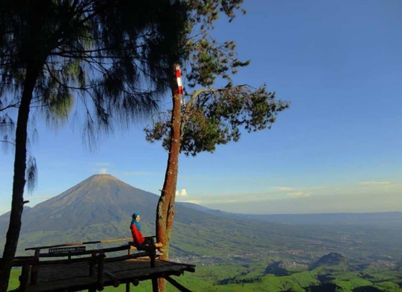 Sedengkeng Pass, 1. Embung Kledung, 2. Hutan Pinus Sigrowong, 3. Posong Kledung, 4. Alam Sewu, 5. Sedengkeng Pass, 6. Mijil Loka, 7. Curug Titang, 8. Bukit Sikendil, 9. Candi Pringapus, 10. Gunung Sindoro