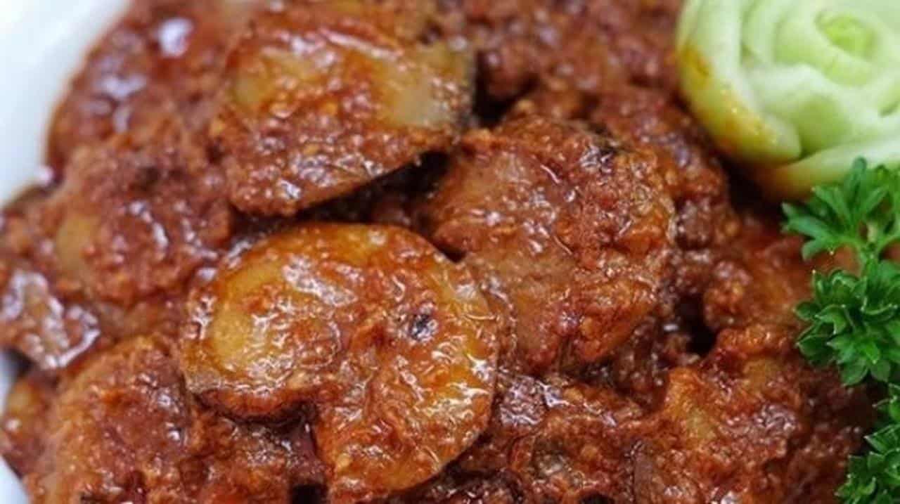 Semur Jengkol, 1. Kerak Telor, 2. Nasi Uduk, 3. Gado-Gado, 4. Semur Jengkol, 5. Soto Betawi, 6. Ketoprak, 7. Roti Buaya, 8. Kue Cucur, 9. Sayur Babanci, 10. Bir Pletok