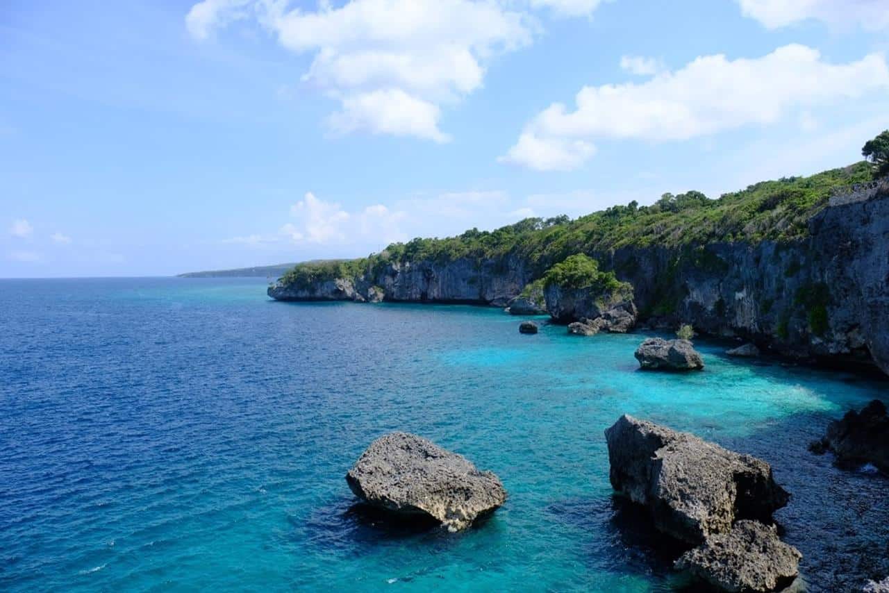 Tebing Apparalang, 1. Pantai Tanjung Bira, 2. Pulau Kambing, 3. Pantai Marumasa, 4. Pantai Mandala Ria, 5. Pulau Liukang Loe, 6. Tana Beru, 7. Wisata Adat Ammatoa, 8. Tebing Apparalang, 9. Puncak Pua’ Janggo’, 10. Bukit Donggia