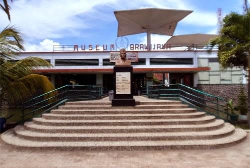 Museum Brawijaya, 1. Taman Edukasi Rolak Kedungkandang, 2. Desa Wisata Edukasi Ngabab, 3. Museum Brawijaya, 4. Kampoeng Wisata Keramik Dinoyo, 5. Milkindo Green Farm, 6. Museum Angkut, 7. Jawa Timur Park 2, 8. Taman Selecta, 9. Taman Langit Gunung Banyak, 10. Predator Fun Park
