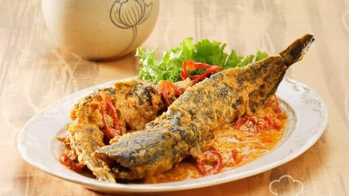 Mangut Lele, 1. Momoh, 2. Pecel Kembang Turi, 3. Brongkos, 4. Sumpil, 5. Sate Bumbon, 6. Rica-Rica Menthog, 7. Mangut Lele, 8. Soto Dengkul, 9. Bebek Ijo