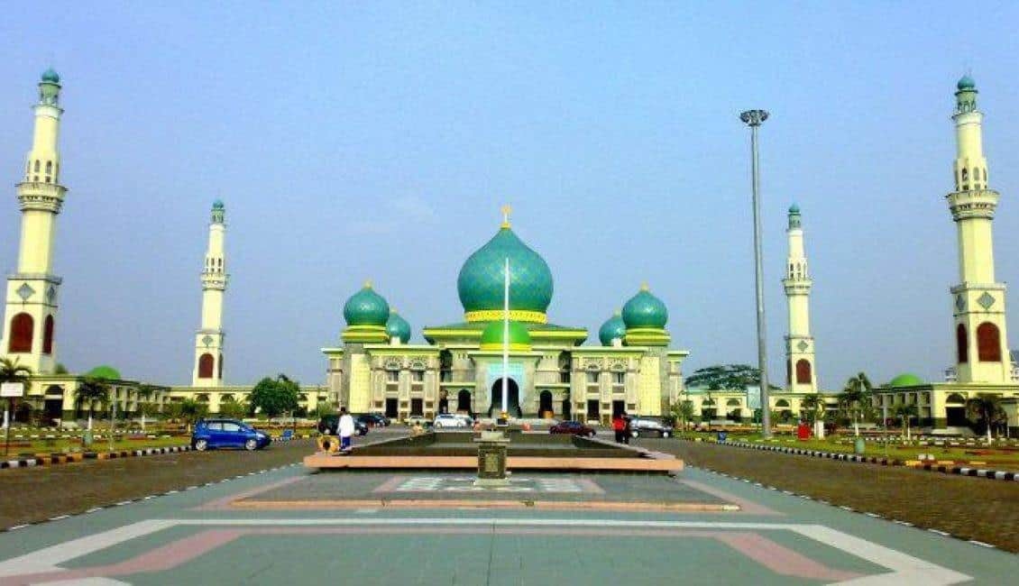 Masjid Agung An-Nur, 1. Taman Wisata Alam Mayang, 2. Pasar Bawah, 3. Asia Farm Hay Day, 4. Taman Wisata Agro Sei Pinang, 5. Taman Budaya Riau, 6. Perpustakaan Soeman H.S, 7. Rainbow Hills Rumbai, 8. Kampung China, 9. Trans Studio Mini Pekanbaru, 10. Masjid Agung An-Nur