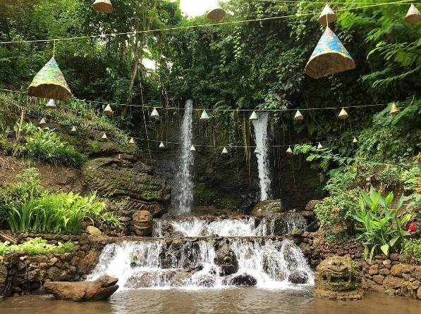 Air Terjun Legomoro, 1. Air Terjun Pertemon, 2. Air Terjun Jagir, 3. Air Terjun Telunjuk Dewa Raung, 4. Air Terjun Bayu Lor, 5. Air Terjun Lider Songgon, 6. Air Terjun Tirto Kemanten, 7. Air Terjun Legomoro, 8. Air Terjun Selendang Arum, 9. Air Terjun Giri Asih, 10. Air Terjun Lereng Raung