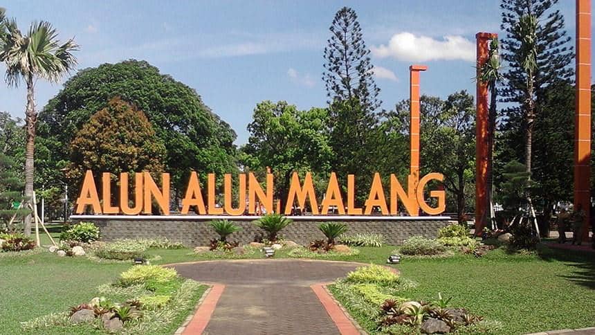 Alun-Alun Kota Malang, 1. Alun-Alun Tugu, 2. Taman Trunojoyo, 3. Kampung Tridi, 4. Kampung Warna-Warni Jodipan, 5. Kampung Biru Arema, 6. Brawijaya Edupark Senaputra, 7. Kampoeng Heritage Kajoetangan, 8. Alun-Alun Kota Malang, 9. Masjid Agung Jami’ Kota Malang