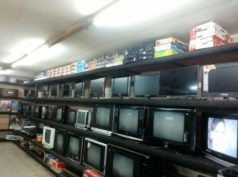 Aneka Elektronik, 1. Istana BEC, 2. Log In Megastore, 3. Aneka Elektronik, 4. Toko Laris, 5. Digi Ware, 6. Bursa Celullar Jamika, 7. Sun Electronic, 8. Megacell, 9. Butik Dukomsel, 10. Kosambi Electronic