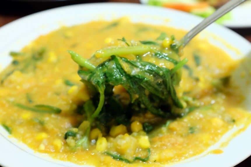 Bubur Manado, 1. Bubur Manado, 2. Nasi Jaha, 3. Cakalang Fufu, 4. Mie Cakalang, 5. Tinoransak, 6. Sambal Roa, 7. Sambal Dabu-Dabu, 8. Sate Kolombi, 9. Brenebon, 10. Klappertart