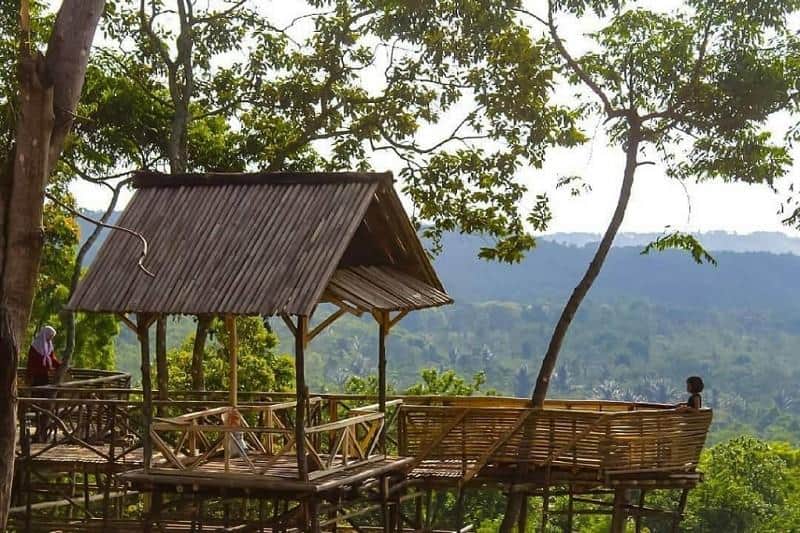 Bukit Katumbiri, 1. Desa Wisata Sajuta Batu, 2. Sungai Cidomas, 3. Bukit Panenjoan, 4. Mata Air Cijanun, 5. Curug Tilu, 6. Skylodge Padjadjaran Anyar, 7. Gunung Lembu, 8. Giri Tirta Kahuripan, 9. Bukit Katumbiri, 10. Pasir Langlang Panyawangan
