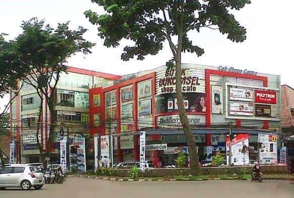 Butik Dukomsel, 1. Istana BEC, 2. Log In Megastore, 3. Aneka Elektronik, 4. Toko Laris, 5. Digi Ware, 6. Bursa Celullar Jamika, 7. Sun Electronic, 8. Megacell, 9. Butik Dukomsel, 10. Kosambi Electronic