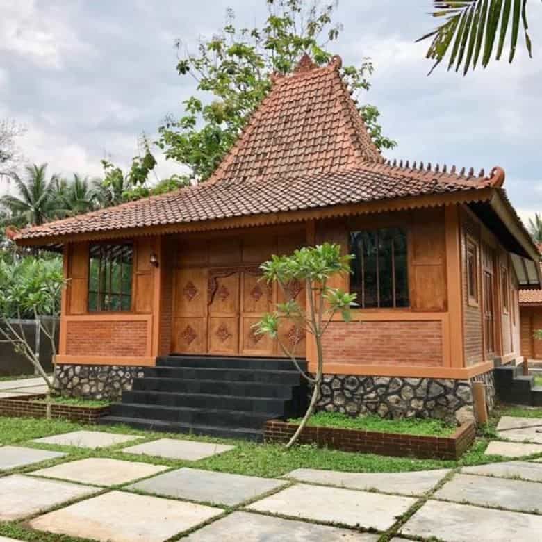 Bagian-Bagian Rumah Joglo, 1. Sejarah Singkat Rumah Adat Joglo, 2. Arsitektur Bangunan yang Unik, 3. Atap Berbentuk Piramida, 4. Jendela yang Besar, 5. Bagian-Bagian Rumah Joglo