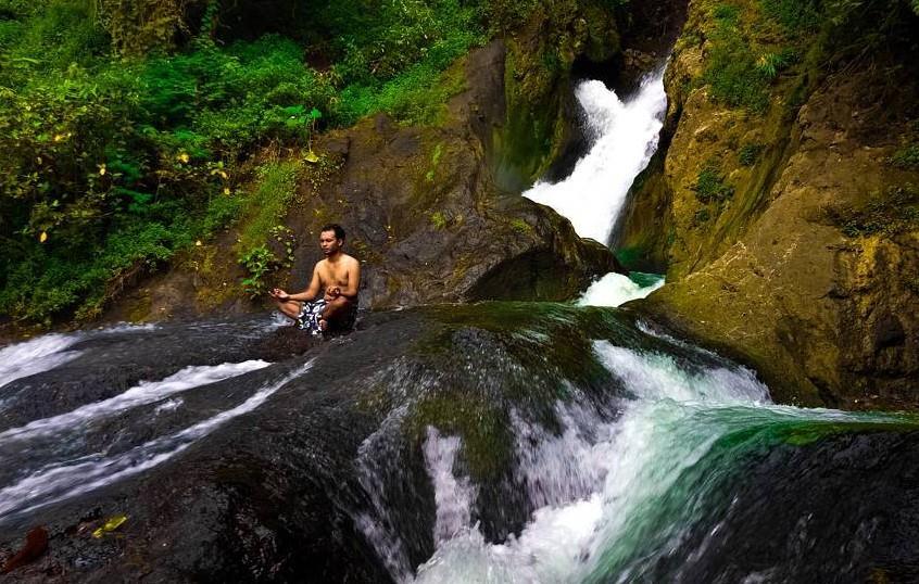 Curug Merak, 1. Mijil Loka, 2. Wisata Alam Posong, 3. Hutan Rasamala, 4. Pasar Tradisional Papringan Ngadiprono, 5. Embung Tlogo Pucang, 6. Curug Titang, 7. Embung Kledung, 8. Gunung Kendil, 9. Watu Layah, 10. Curug Merak