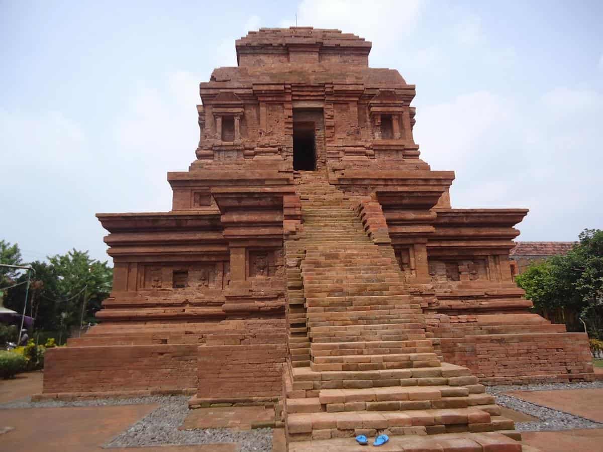 Candi Gununggangsir, 1. Candi Singasari, 2. Candi Penataran, 3. Candi Bajang Ratu, 4. Candi Tikus, 5. Candi Gununggangsir, 6. Candi Kidal, 7. Candi Jago, 8. Candi Brahu, 9. Candi Wringin Lawang, 10. Candi Jawi