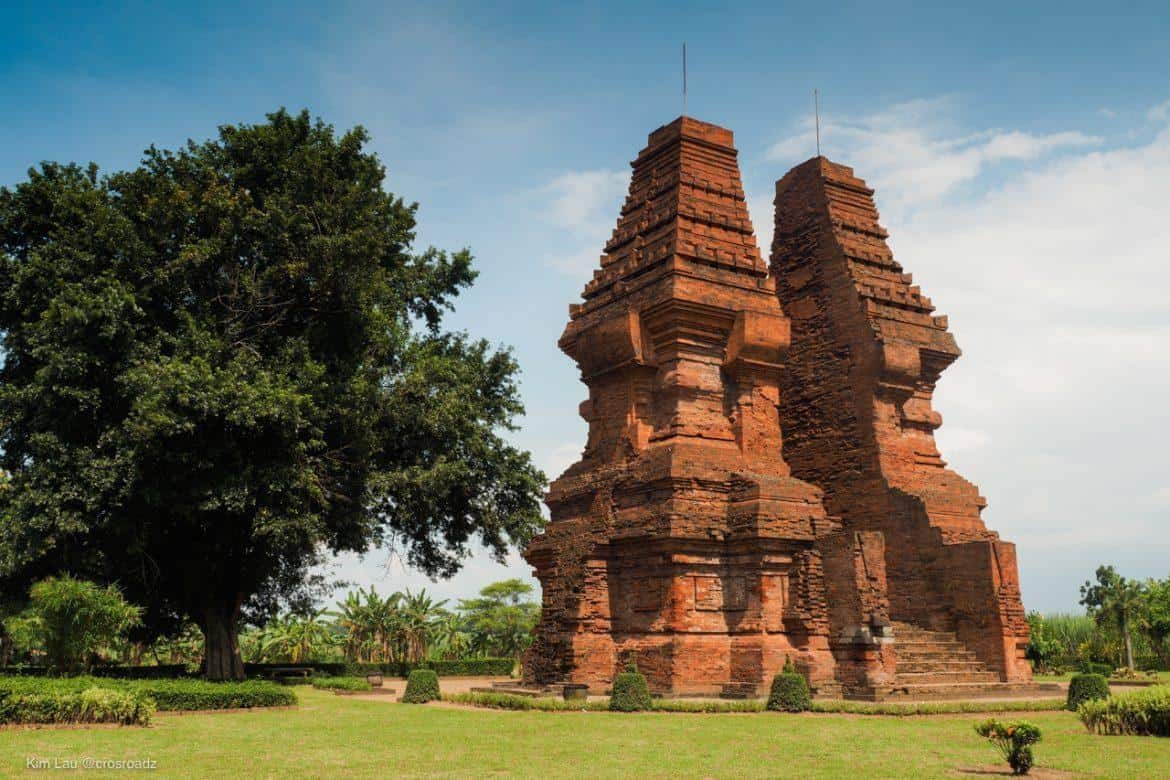 Candi Wringin Lawang, 1. Candi Singasari, 2. Candi Penataran, 3. Candi Bajang Ratu, 4. Candi Tikus, 5. Candi Gununggangsir, 6. Candi Kidal, 7. Candi Jago, 8. Candi Brahu, 9. Candi Wringin Lawang, 10. Candi Jawi