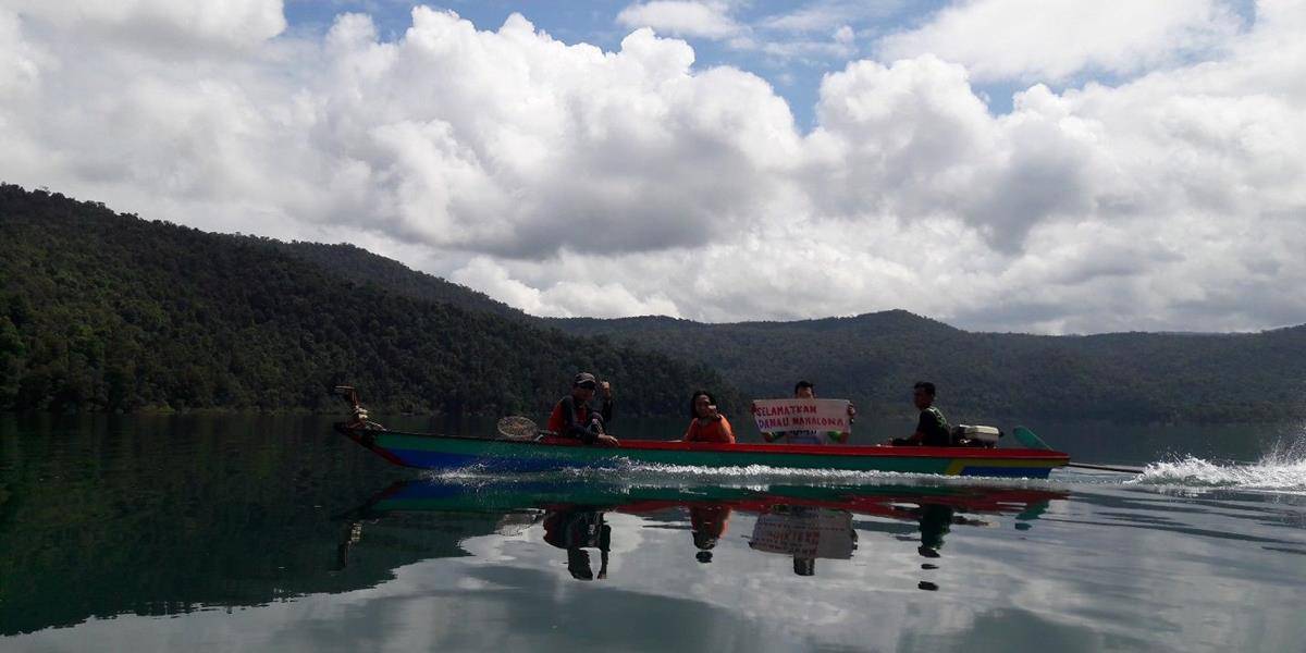 Danau Mahalona, 1. Fort Rotterdam, 2. Pantai Tanjung Bira, 3. Taman Nasional Taka Bonerate, 4. Gunung Latimojong, 5. Taman Nasional Bantimurung Bulusaraung, 6. Kampoeng Karst Rammang Rammang, 7. Tana Toraja, 8. Pulau Kodingareng Keke, 9. Danau Mahalona, 10. Pulau Gusung