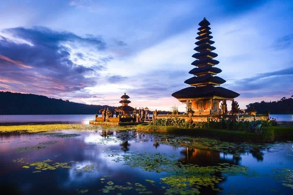 Danau Beratan, 1. Danau Beratan, 2. Danau Tamblingan, 3. Kebun Raya Bedugul, 4. Danau Buyan, 5. Pura Ulun Danu Beratan, 6. Kebun Strawberry Bedugul, 7. Taman Wisata Bali TreeTop, 8. Jatiluwih, 9. Pasar Candi Kuning