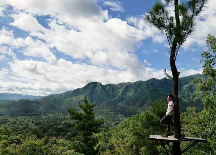 Gunung Beruk, 1. Telaga Ngebel, 2. Bukit Cumbri, 3. Puncak Pringgitan, 4. Wisata Tubing Kali Jajar, 5. Gunung Beruk, 6. Kedung Gamping, 7. Tumpak Pare, 8. Air Terjun Kokok Sawoo, 9. Gunung Masjid, 10. Watu Semaur