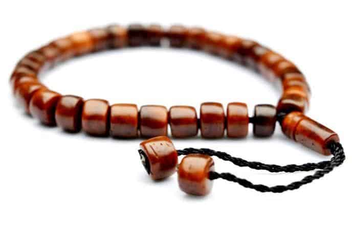 Gelang Tasbih, 1. Air Zam-Zam, 2. Kurma, 3. Parfum Arab, 4. Kacang Arab, 5. Kismis, 6. Gelang Tasbih, 7. Sajadah, 8. Sorban/ Turban, 10. Coklat Turki