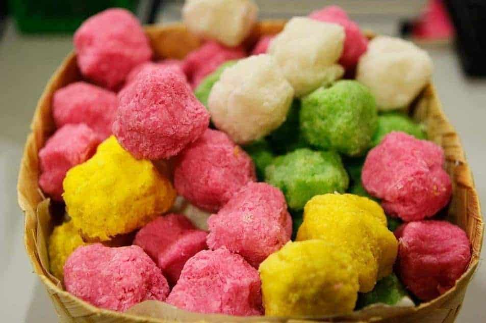 Geplak, 1. Wajik, 2. Geplak, 3. Kepelan, 4. Keripik Belut, 5. Slondok, 6. Rempeyek Ikan Cethul, 7. Dodol Jenang, 8. Keripik Ceker, 9. Keripik Paru