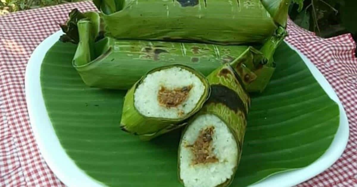 Gogos, 1. Papeda, 2. Rujak Natsepa, 3. Nasi Kelapa, 4. Nasi Bambu, 5. Nasi Lapola, 6. Pisang Asar, 7. Sambal Colo-Colo, 8. Gogos, 9. Kohu-Kohu, 10. Roti Kering Kenari