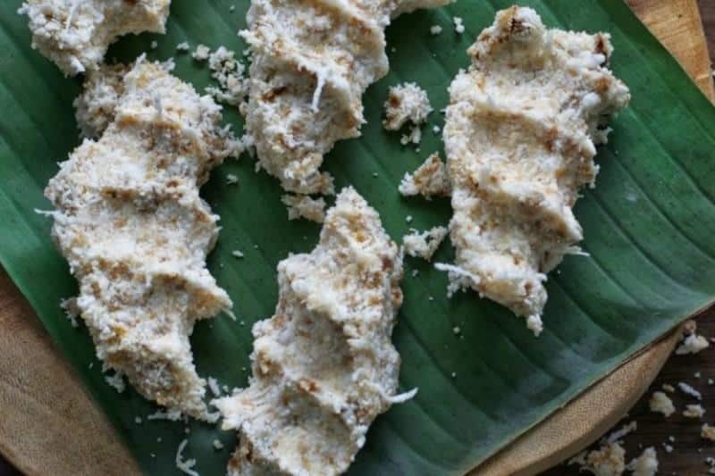 Itak Gurgur, 1. Tipatipa , 2. Mie Gomak, 3. Ikan Arsik, 4. Naniura, 5. Dali Ni Horbo, 6. Sira Pege, 7. Daun Ubi Tumbuk, 8. Daun Ubi Jantung Pisang, 9. Sambal Tuktuk, 10. Itak Gurgur