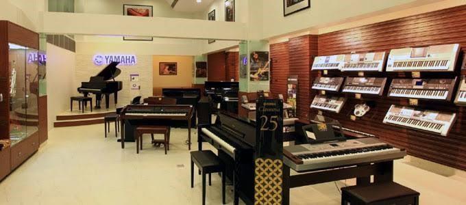 Indra Music, 1. Braga Music, 2. Tiga Negeri Music House, 3. Sakura Music, 4. Toko Nada, 5. GNA Music, 6. Manson Electronics and Music, 7. A & R Music, 8. Sumber Makmur, 9. POP Music & Sport, 10. Indra Music