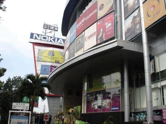 Istana BEC, 1. Istana BEC, 2. Log In Megastore, 3. Aneka Elektronik, 4. Toko Laris, 5. Digi Ware, 6. Bursa Celullar Jamika, 7. Sun Electronic, 8. Megacell, 9. Butik Dukomsel, 10. Kosambi Electronic