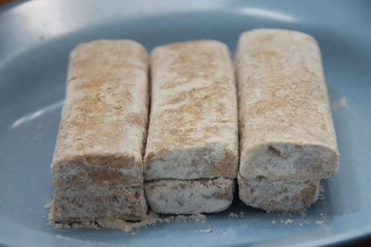 Kue Geplak, 1. Roti Buaya, 2. Kue Pancong, 3. Kue Ape, 4. Kue Rangi, 5. Kue Cente Manis, 6. Kue Dongkal, 7. Kue Talam, 8. Kue Geplak, 9. Kue Sengkulun, 10. Kue Cucur