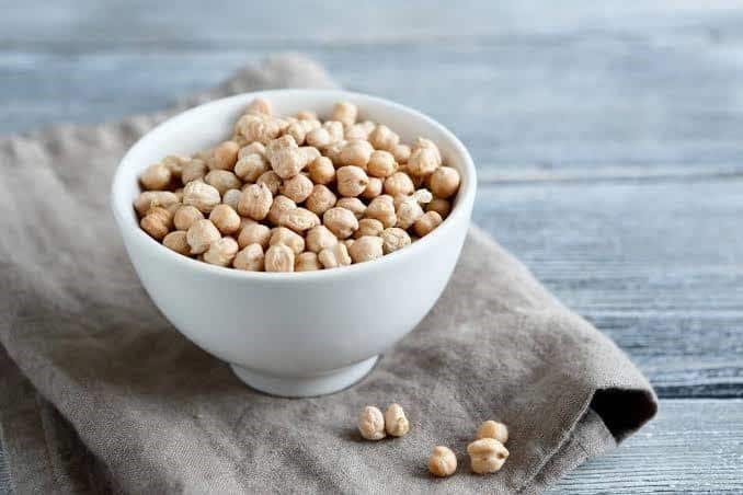 Kacang Arab, 1. Air Zam-Zam, 2. Kurma, 3. Parfum Arab, 4. Kacang Arab, 5. Kismis, 6. Gelang Tasbih, 7. Sajadah, 8. Sorban/ Turban, 10. Coklat Turki