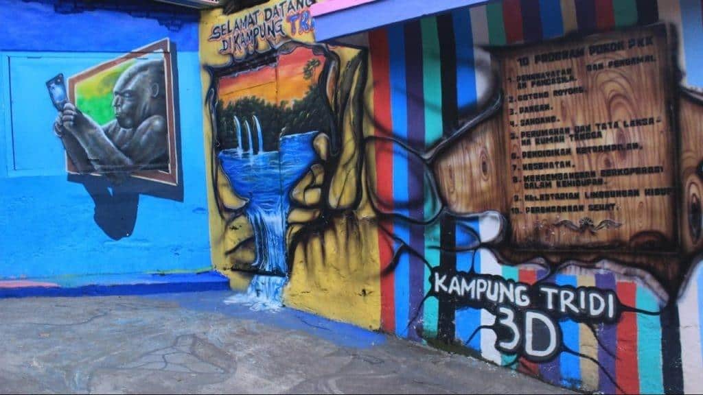 Kampung Tridi, 1. Alun-Alun Tugu, 2. Taman Trunojoyo, 3. Kampung Tridi, 4. Kampung Warna-Warni Jodipan, 5. Kampung Biru Arema, 6. Brawijaya Edupark Senaputra, 7. Kampoeng Heritage Kajoetangan, 8. Alun-Alun Kota Malang, 9. Masjid Agung Jami’ Kota Malang