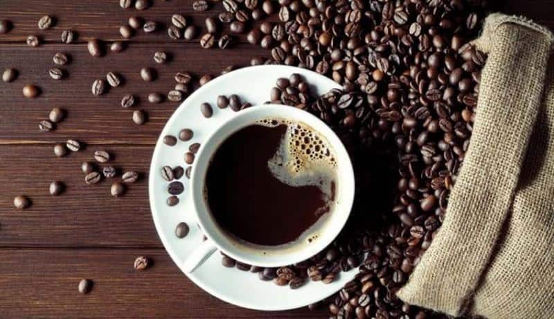 Kopi Bali, 1. Es Kuwut, 2. Loloh, 3. Es Kopyor Kelapa, 4. Es Tambring, 5. Kopi Bali, 6. Es Bir, 7. Es Daluman, 8. Teh Jahe, 10. Arak Bali
