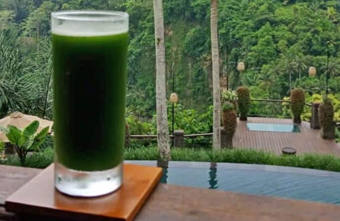 Loloh, 1. Es Kuwut, 2. Loloh, 3. Es Kopyor Kelapa, 4. Es Tambring, 5. Kopi Bali, 6. Es Bir, 7. Es Daluman, 8. Teh Jahe, 10. Arak Bali