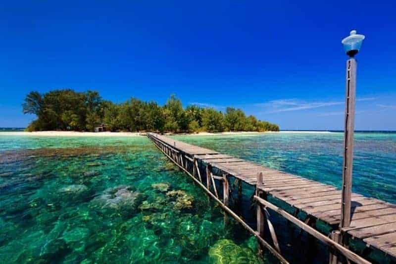 Pulau Cilik, 1. Pantai Kartini, 3. Pantai Pailus, 4. Pantai Ngelom, 5. Pantai Bandengan, 6. Pantai Empu Rancak, 7. Pulau Panjang, 8. Pulau Cilik, 9. Menjangan Kecil, Karimun Jawa, 10. Pantai Annora
