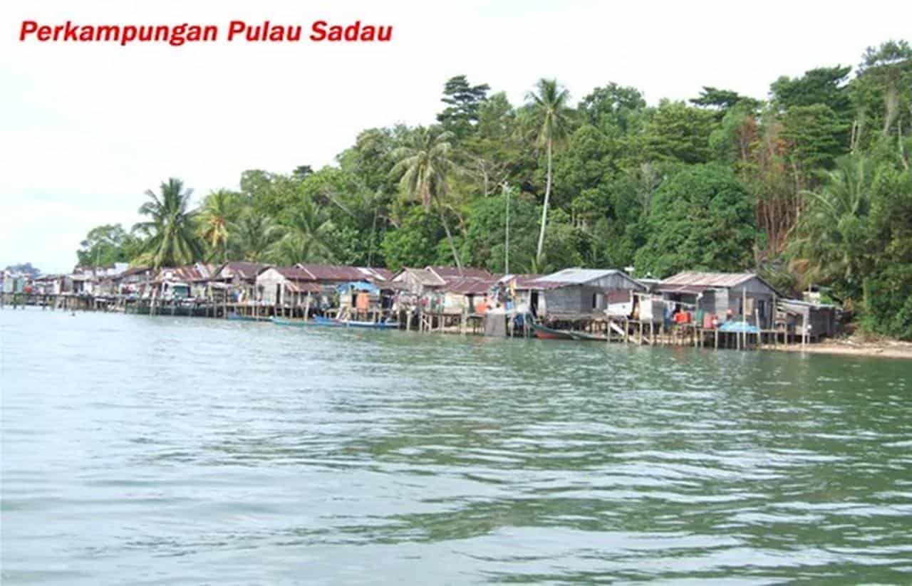 Pulau Sadau, 1. Museum Rumah Bundar, 2. Kawasan Konservasi Mangrove dan Bekantan, 3. Pantai Amal, 4. Islamic Center Tarakan, 5. Pulau Sadau, 6. Taman Berlabuh, 7. Baloy Mayo Adat Tidung, 8. Museum Sejarah Perang Dunia II, 9. Agrowisata Karungan