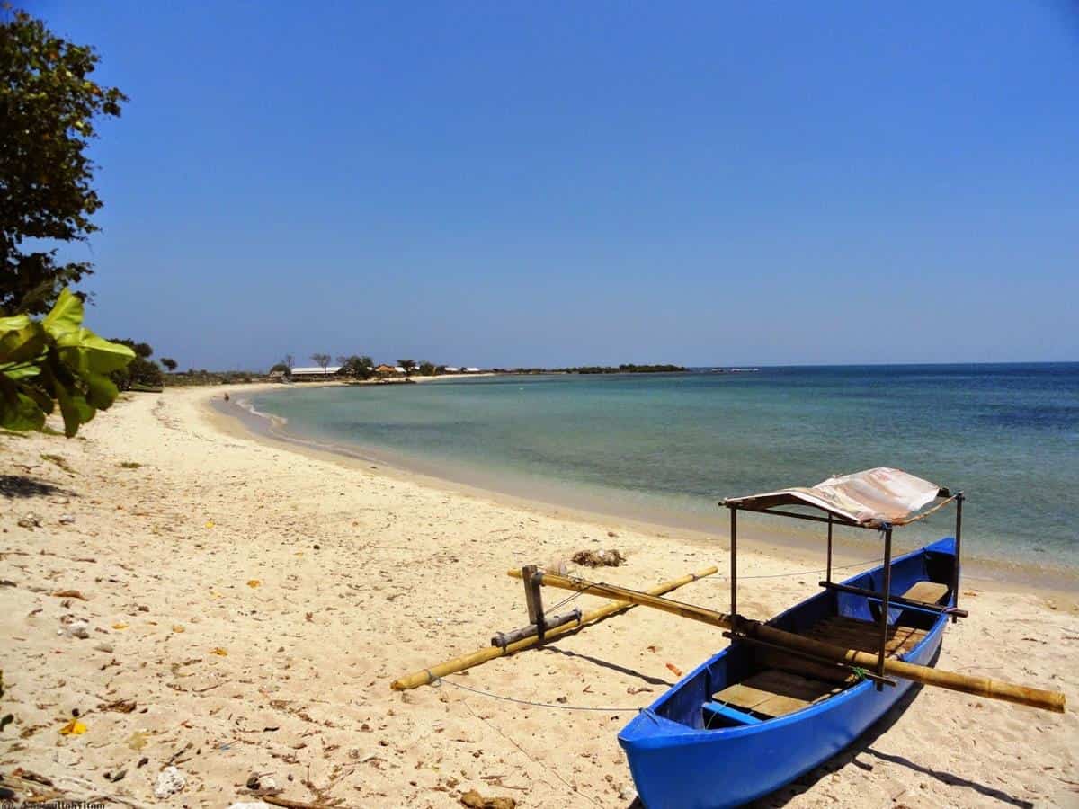 Pantai Blebak, 1. Pantai Kartini, 3. Pantai Pailus, 4. Pantai Ngelom, 5. Pantai Bandengan, 6. Pantai Empu Rancak, 7. Pulau Panjang, 8. Pulau Cilik, 9. Menjangan Kecil, Karimun Jawa, 10. Pantai Annora