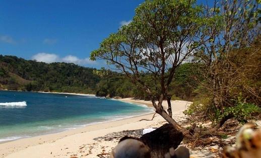 Pantai Brumbun, 1. Pantai Sanggar, 2. Pantai Godeg, 3. Pantai Dlodo, 4. Pantai Brumbun, 6. Pantai Molang, 7. Pantai Kedung Tumpang, 8. Pantai Pacar, 9. Pantai Lumbung, 10. Pantai Patuk Gebang