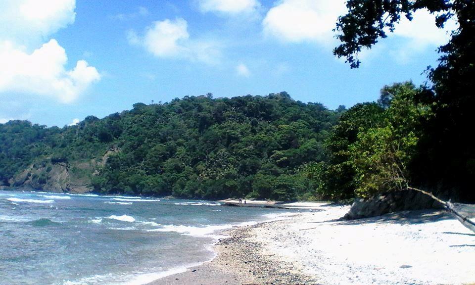 Pantai Kalipat, 1. Pantai Jetis, 2. Pantai Nusakambangan, 3. Pantai Indah Widarapayung, 4. Pantai Permisan, 5. Pantai Teluk Penyu, 6. Pantai Karang Pandan, 7. Pantai Kamulyan Cilacap, 8. Pantai Sodong, 9. Pantai Kali Kencana Cilacap, 10. Pantai Kalipat