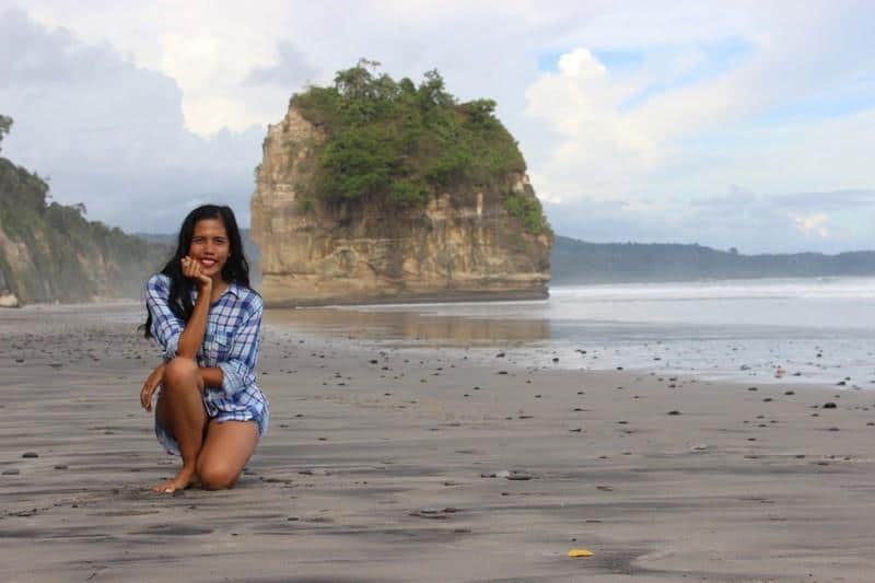 Pantai Manula, 1. Pantai Koomang Pulau Enggano, 2. Pantai Pulau Tikus, 3. Pantai Laguna Samudra, 4. Pantai Linau, 5. Pantai Sekunyit, 6. Pantai Karang Nyerbu, 7. Pantai Way Hawang, 8. Pantai Panjang, 9. Pantai Manula, 10. Pantai Sungai Suci
