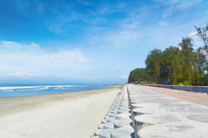 Pantai Panjang, 1. Pantai Koomang Pulau Enggano, 2. Pantai Pulau Tikus, 3. Pantai Laguna Samudra, 4. Pantai Linau, 5. Pantai Sekunyit, 6. Pantai Karang Nyerbu, 7. Pantai Way Hawang, 8. Pantai Panjang, 9. Pantai Manula, 10. Pantai Sungai Suci