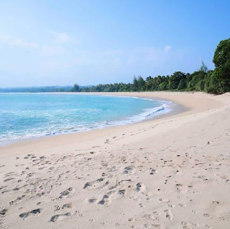 Pantai Sekunyit, 1. Pantai Koomang Pulau Enggano, 2. Pantai Pulau Tikus, 3. Pantai Laguna Samudra, 4. Pantai Linau, 5. Pantai Sekunyit, 6. Pantai Karang Nyerbu, 7. Pantai Way Hawang, 8. Pantai Panjang, 9. Pantai Manula, 10. Pantai Sungai Suci