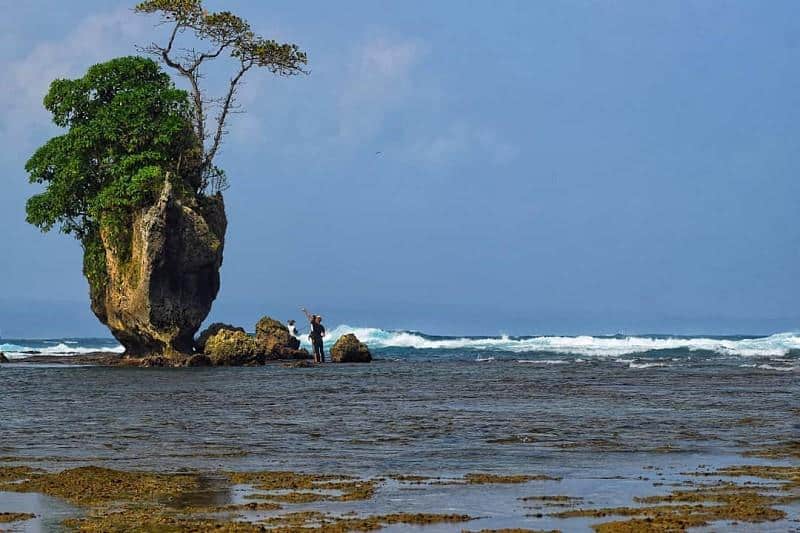 Pantai Way Hawang, 1. Pantai Koomang Pulau Enggano, 2. Pantai Pulau Tikus, 3. Pantai Laguna Samudra, 4. Pantai Linau, 5. Pantai Sekunyit, 6. Pantai Karang Nyerbu, 7. Pantai Way Hawang, 8. Pantai Panjang, 9. Pantai Manula, 10. Pantai Sungai Suci