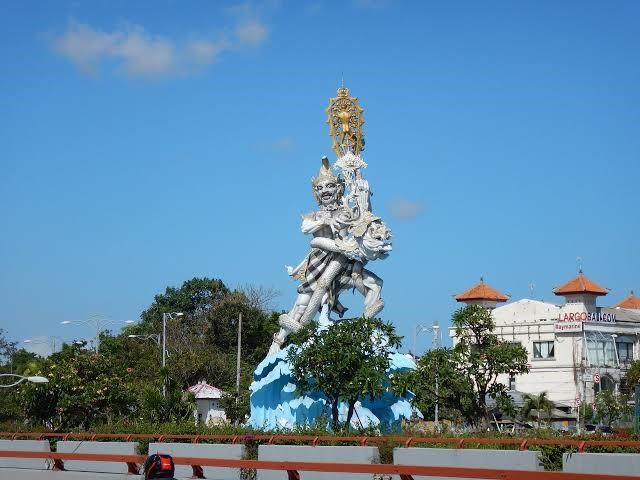 Patung Dewa Ruci, 1. Patung GWK, 2. Patung Satria Gatotkaca, 3. Patung Nakula Sahadewa, 4. Patung Titi Banda, 5. Patung Dewa Ruci, 6. Patung Catur Muka, 7. Patung I Gusti Ngurah Rai, 8. Patung Krishna Arjuna, 9. Patung Kumbakarna Laga, 10. Patung Bayi Sakah