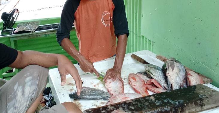 1. Mabuk Mancing Fishing N Resto, 2. Omah Iwak Teddy Nem, 3. Kolam Pemancingan Alam Indah, 4. Kolam Pemancingan Telaga Kencana, 5. Kolam Pemancingan Bamboe Jaya, 6. Pemancingan Telaga Amprong, 7. Kolam Pemancingan Bamboe Sa, 8. Kolam Pancing Bulurejo, 9. Warung dan Kolam Pancing Sumber Rezeki, 10. Warung Pring Pethuk