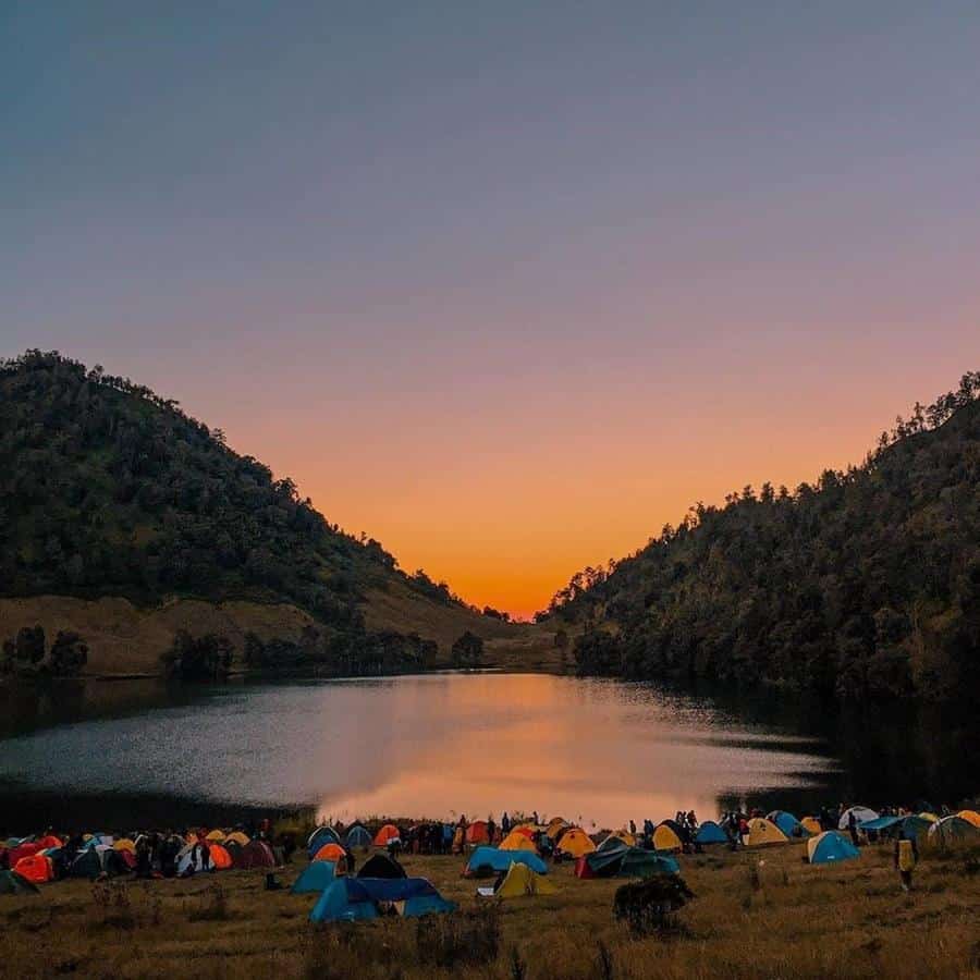 Ranu Kumbolo, 1. Telaga Sarangan, 2. Ranu Kumbolo, 3. Ranu Pani, 4. Telaga Ngebel, 5. Ranu Klakah, 6. Ranu Grati, 7. Ranu Agung, 8. Waduk Selorejo, 9. Ranu Gumbolo, 10. Danau Taman Hidup