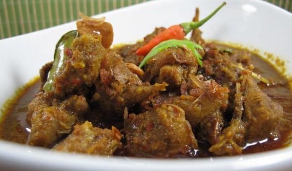 Rica-Rica Menthog, 1. Momoh, 2. Pecel Kembang Turi, 3. Brongkos, 4. Sumpil, 5. Sate Bumbon, 6. Rica-Rica Menthog, 7. Mangut Lele, 8. Soto Dengkul, 9. Bebek Ijo