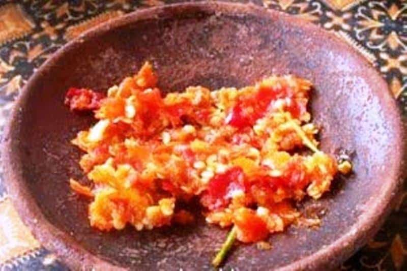 Sambal Bawang, 1. Walang Goreng, 2. Jangan Lombok Ijo Gunungkidul, 3. Sate Ayam Kampung, 4. Oseng Bunga Pepaya, 5. Sego Abang, 6. Gathot, 7. Nasi Tiwul, 8. Urap Trancam, 9. Sambal Bawang, 10. Sambal Goreng Krecek Tempe