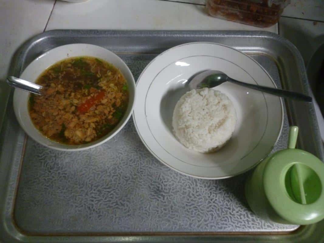 Soto Dengkul, 1. Momoh, 2. Pecel Kembang Turi, 3. Brongkos, 4. Sumpil, 5. Sate Bumbon, 6. Rica-Rica Menthog, 7. Mangut Lele, 8. Soto Dengkul, 9. Bebek Ijo