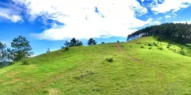Tumpak Pare, 1. Telaga Ngebel, 2. Bukit Cumbri, 3. Puncak Pringgitan, 4. Wisata Tubing Kali Jajar, 5. Gunung Beruk, 6. Kedung Gamping, 7. Tumpak Pare, 8. Air Terjun Kokok Sawoo, 9. Gunung Masjid, 10. Watu Semaur