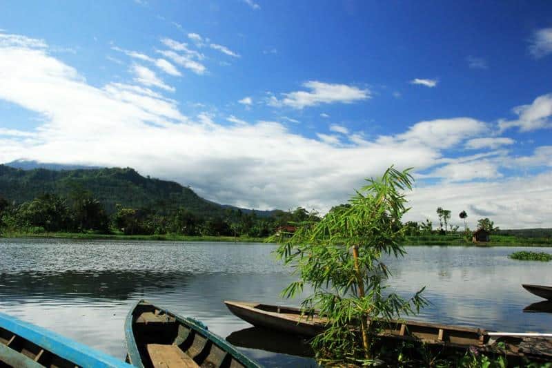 Waduk Selorejo, 1. Telaga Sarangan, 2. Ranu Kumbolo, 3. Ranu Pani, 4. Telaga Ngebel, 5. Ranu Klakah, 6. Ranu Grati, 7. Ranu Agung, 8. Waduk Selorejo, 9. Ranu Gumbolo, 10. Danau Taman Hidup